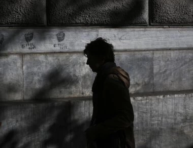 Πρωταθλήτρια σε φόρους και ανεργία η Ελλάδα αλλά... «πάτος» στις επενδύσεις: Άσχημες οι προοπτικές της οικονομίας